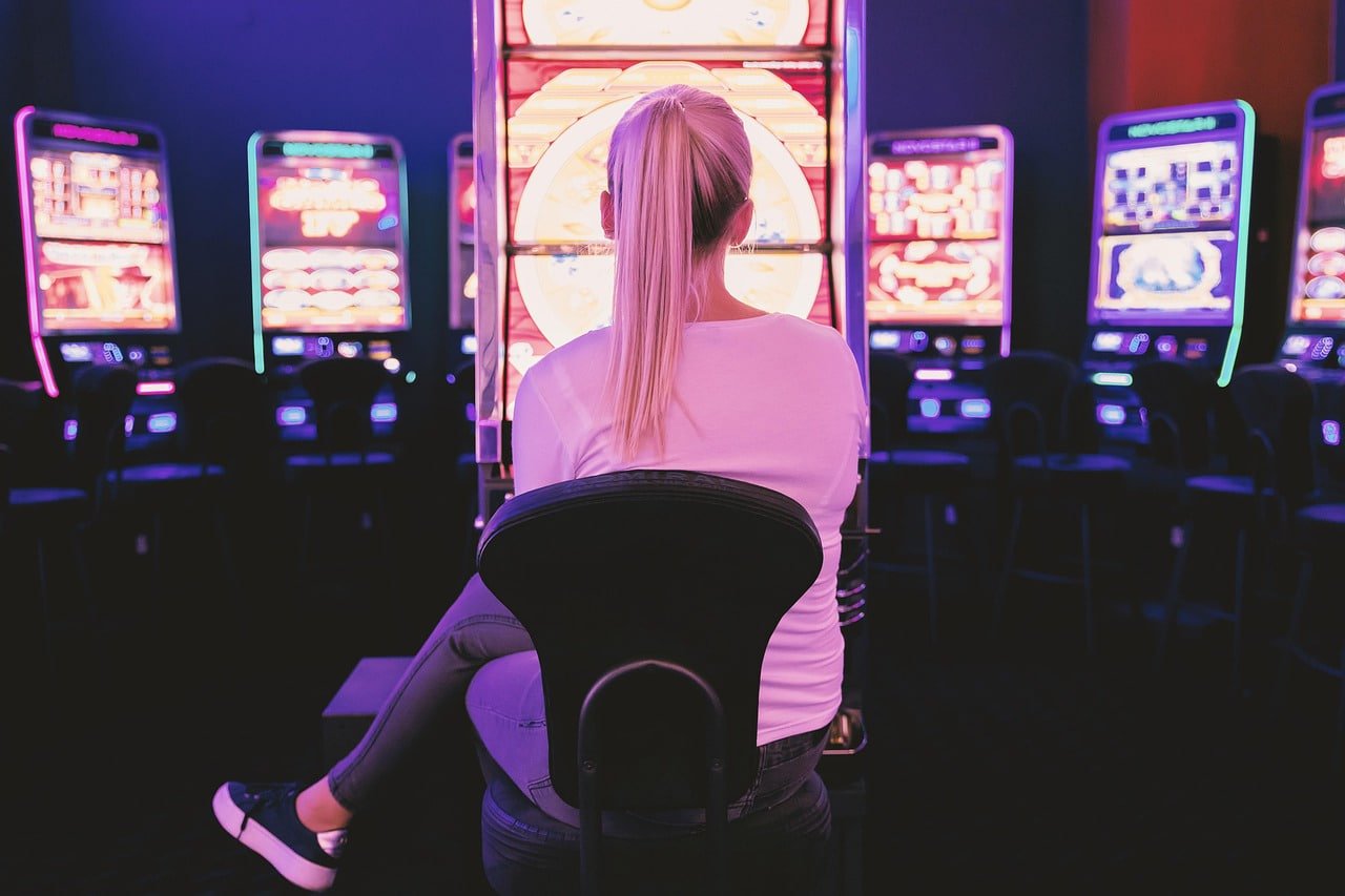Red Casino online gaming platform banner showing sports and casino options